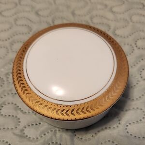 Elegant White and Gold Decorative Box
